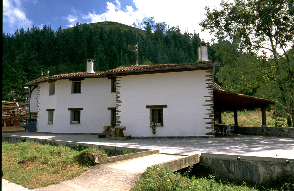 Casa Rural Eleizondo Haundia Itziar Eksteriør billede